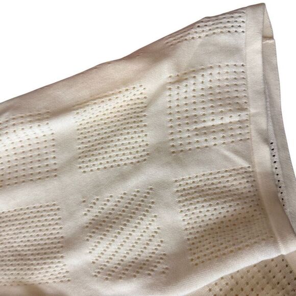 NWT Monrow Crochet Knit Easy Short in Off White- Size M - Picture 2 of 9